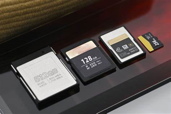 出售sandisk閃存卡，手機內存卡：8Gb、16Gb、32Gb、64Gb、128Gb、256Gb