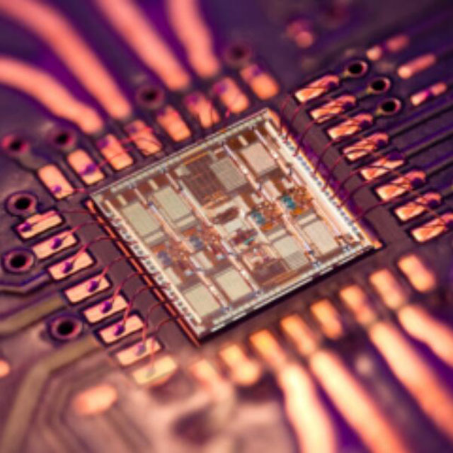 供應(yīng)，回收 [Broadcom] AFSI-R74C4SB 56Gb/s 4 通道線性 TIA（跨阻抗放大器）IC